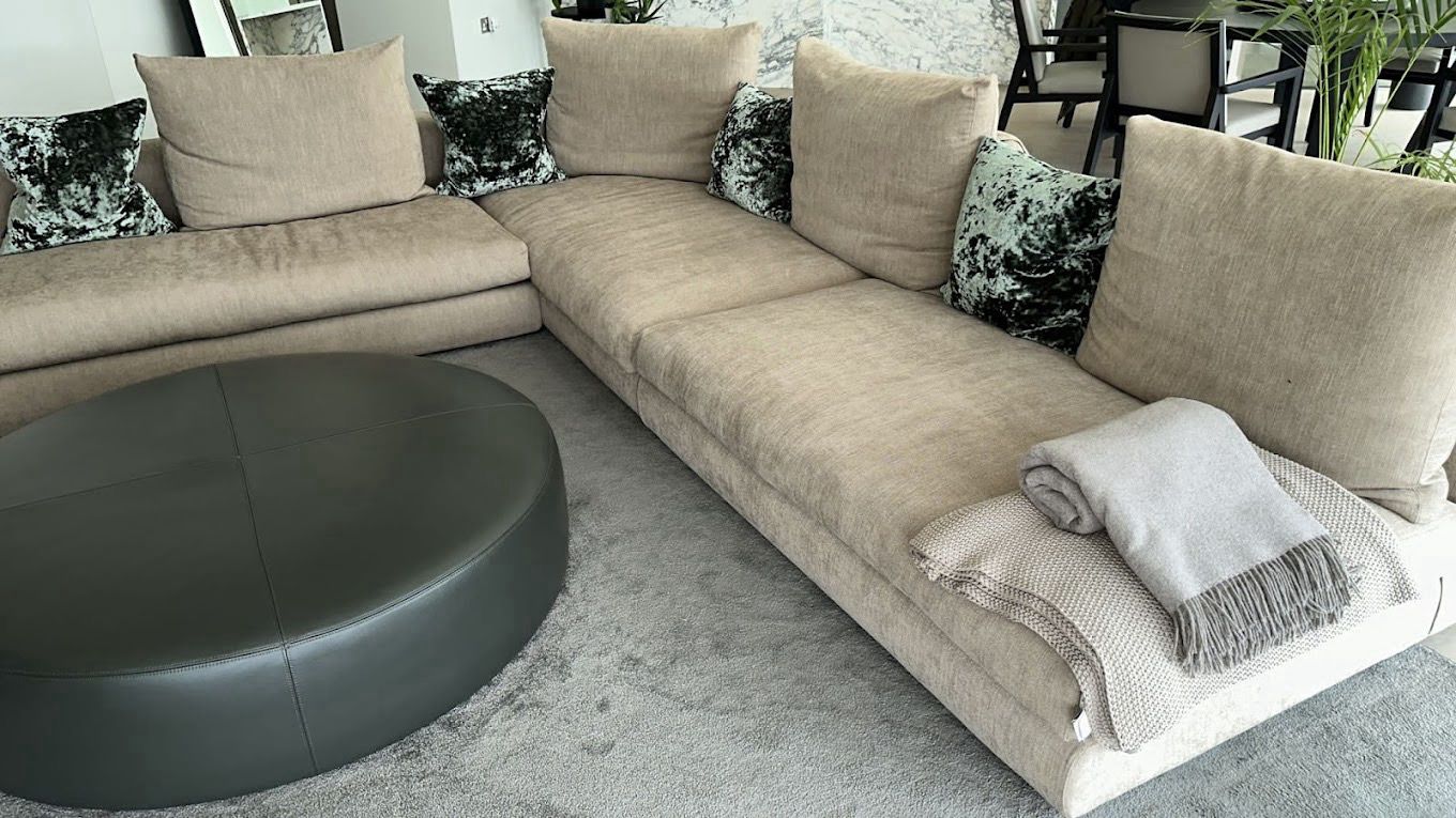 Waterfront villa in Kent